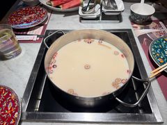 -尚尚仙·酸汤猪手·猪肚鸡火锅(华联万柳购物中心店)