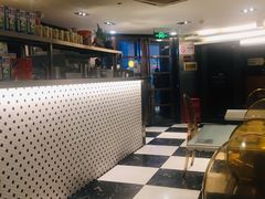 -新大咀港式茶餐厅(宝山万达店)