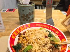 -魔都三兄弟酸辣粉·蘸卤炸串(虹桥万科店)