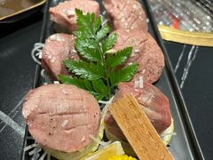 -山川小町·极番烧肉(新地假日广场店)