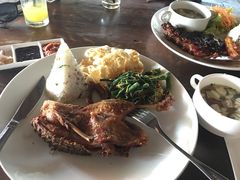 -Pundi Pundi Restaurant