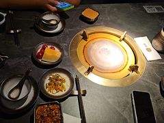 -湊湊火锅·茶憩(杭州湖滨银泰in77店)