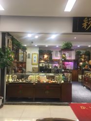 -灵彩珠宝(朗香街店)