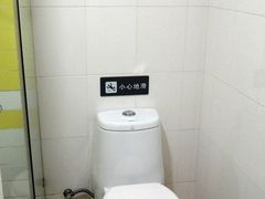 -7天连锁酒店(上海徐家汇龙华路地铁站店)