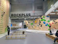 -ROCKPLUS攀岩馆(环宇城店)