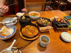 -云海肴·汽锅鸡·云南菜(天山百盛优客店)