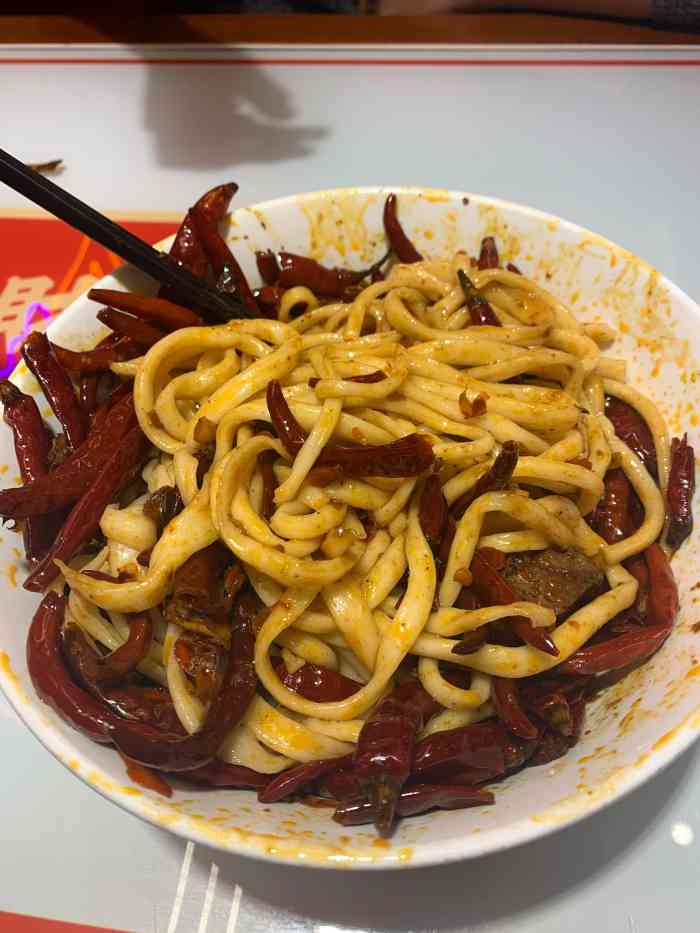 楊小濤蹺腳牛肉麵(momopark店)-