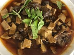 竹笋烧牛肉-明升萝卜汤