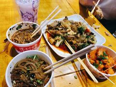 酸辣粉，麻辣串-八一路好吃街(雨田商务大厦店)