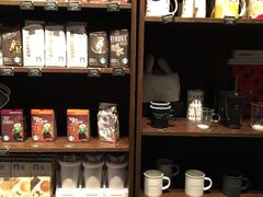 零售区-星巴克(北京中关村南大街店)