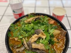 炸鱼皮-肥汁米蘭香港米线(长宁来福士店)