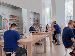 -Apple零售店(华贸购物中心店)