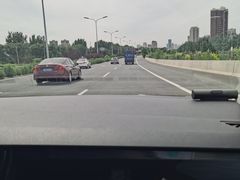 -詹爷爷乌节路街头冰淇淋
