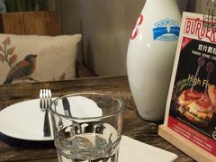 -HIGH FIVE哈福手工汉堡(桂林路店)