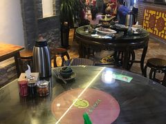 大堂-王明古法砂锅居(开化寺店)