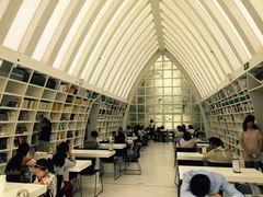 -钟书阁(松江泰晤士小镇店)