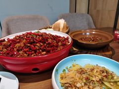 -有红鸡毛店·川菜(建设路店)