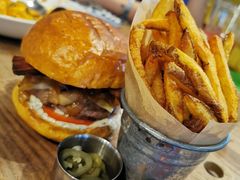 -ROAST coffee & eatery