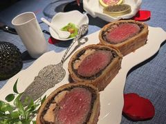 惠灵顿牛排-弦月窗LUNETTE BY AMANDA(复兴路店)