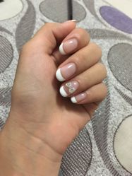 -伊人脱毛美甲美睫连锁机构