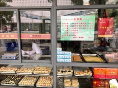 面包甜点陈列柜-义隆素菜馆(百年老店)