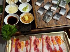 -围炉肉舍•炭烤活鳗•丹东海鲜烤肉(步行街店)