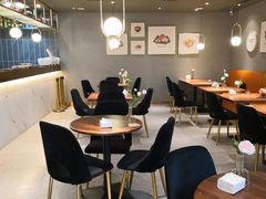 -POKEE VIA&Brunch·维娅(重庆来福士店)