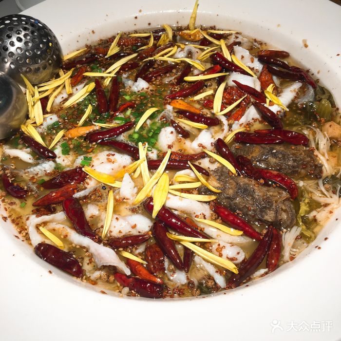 老坛子酸菜鱼
