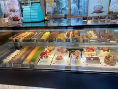 面包甜点陈列柜-Dough&Joe团憩(瑞虹天地月亮湾店)