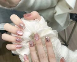 -悦指间美甲美睫美肤