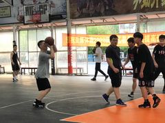 球场-洛克公园·篮球·足球·羽毛球(莘庄店)