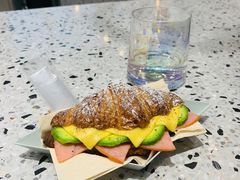 牛油果火腿芝芝-Something For(中洲湾店)