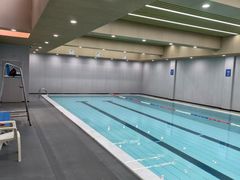 -蓝海豚游泳俱乐部(南京西路店)