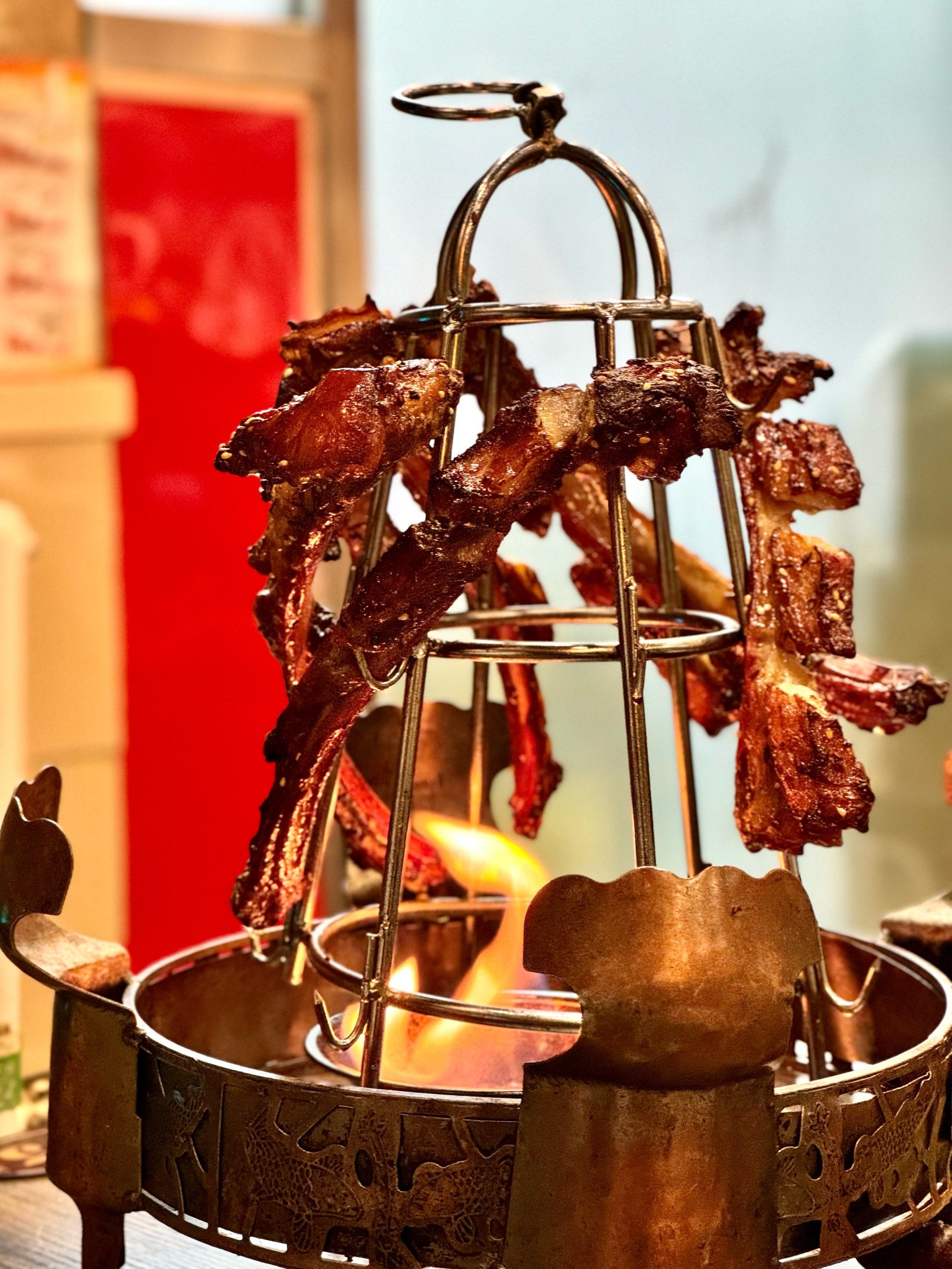 南城居民区里的馕坑烤羊排 大口猛猛吃肉