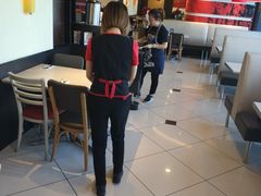 美女店长背影照亲情奉送-必胜客(金凤店)