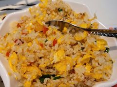 蛋炒饭-凤凰路何眼镜香辣蟹(花果园店)