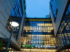 -URBAN REVIVO(欢乐海岸购物中心店)