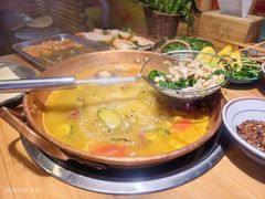 -洱火云南酸菜牛肉火锅(石景山当代商城店)