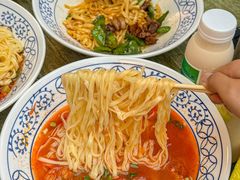 -李与白包子铺(桐梓林店)