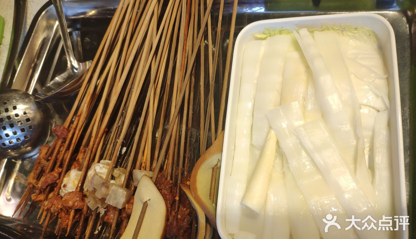 味道很正。要的鸳鸯锅底，但是还是辣的过瘾