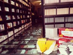 android_upload_pic-钟书阁(松江泰晤士小镇店)