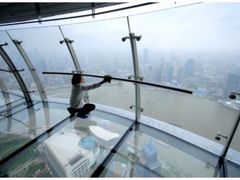-东方明珠259米全透明悬空观光廊