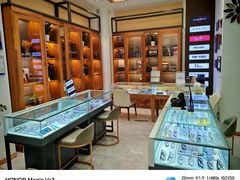 -回瑞眼镜·蔡司·依视路官方授权店(广益路万达店)