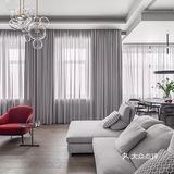 今日分享营造出顶天立地的效果，在视觉上拔高空间