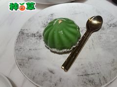 椰丝抹茶慕斯-闻见中国海南菜(K11店)