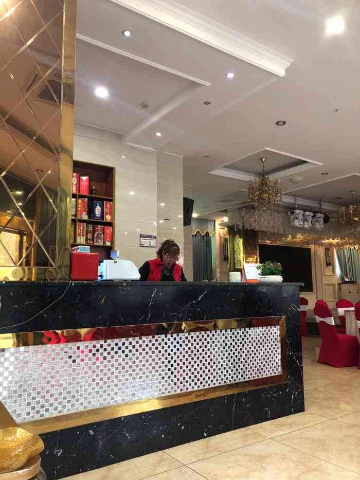 西园大酒楼-"环境干净整洁,服务员的服务态度也很好虽然.