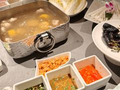 -左庭右院鲜牛肉火锅黑金店(陆家嘴中心店)