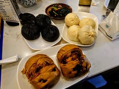 -李与白包子铺(桐梓林店)