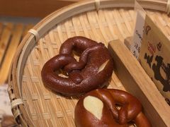 -天井·丑面包搭咖啡