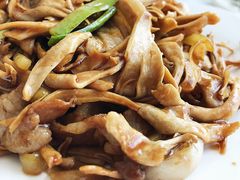 肉炒栗树蘑-京北渔家傲